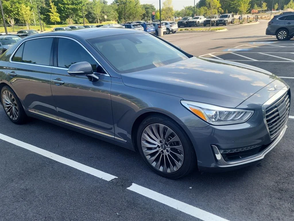 2017 Genesis G90 3.3T Premium's photo