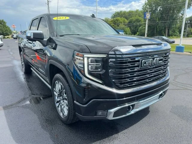 Used 2024 Onyx Black GMC Denali Ultimate image 4