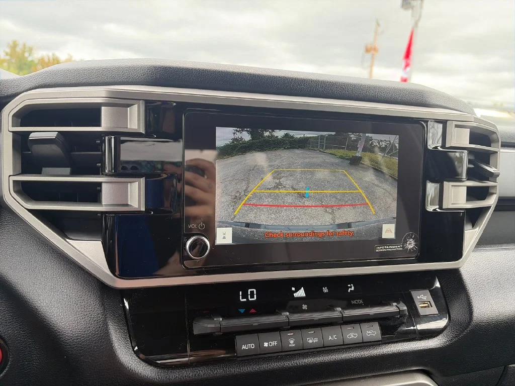 Used 2025  Toyota SR5 image 23
