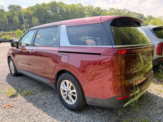 Used 2022 Red Kia LXS image 8