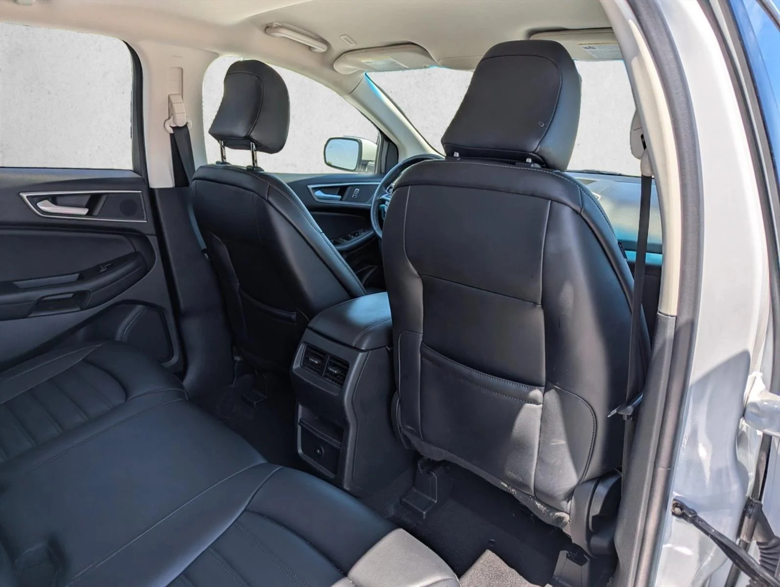 Used 2024 Oxford White Ford SEL image 27
