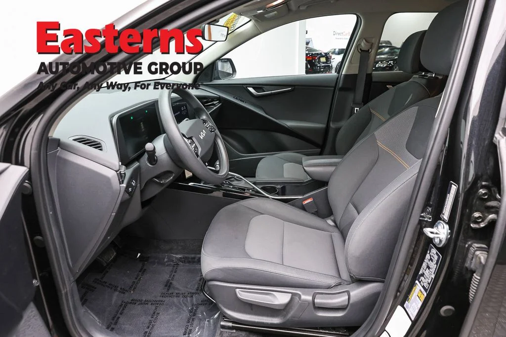 Used 2025 Black Kia LX image 7