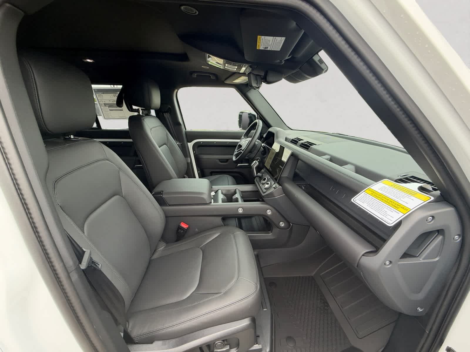 New 2026 Fuji White Land Rover X-Dynamic SE image 15