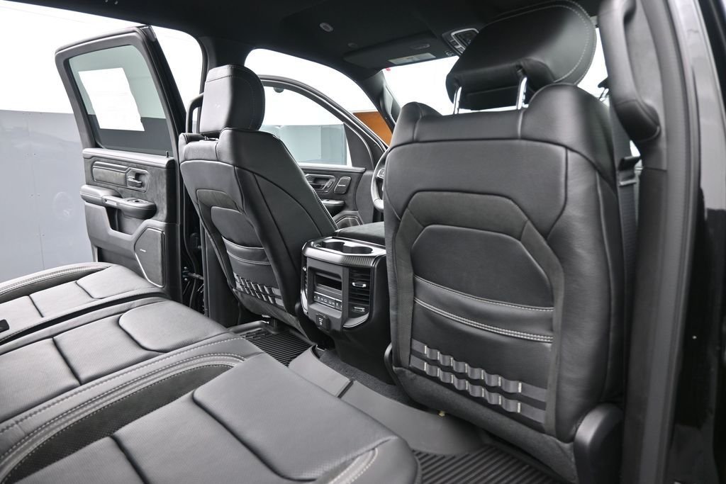 New 2026 Diamond Black Crystal Pearl-Coat Exterior Paint RAM RHO image 27
