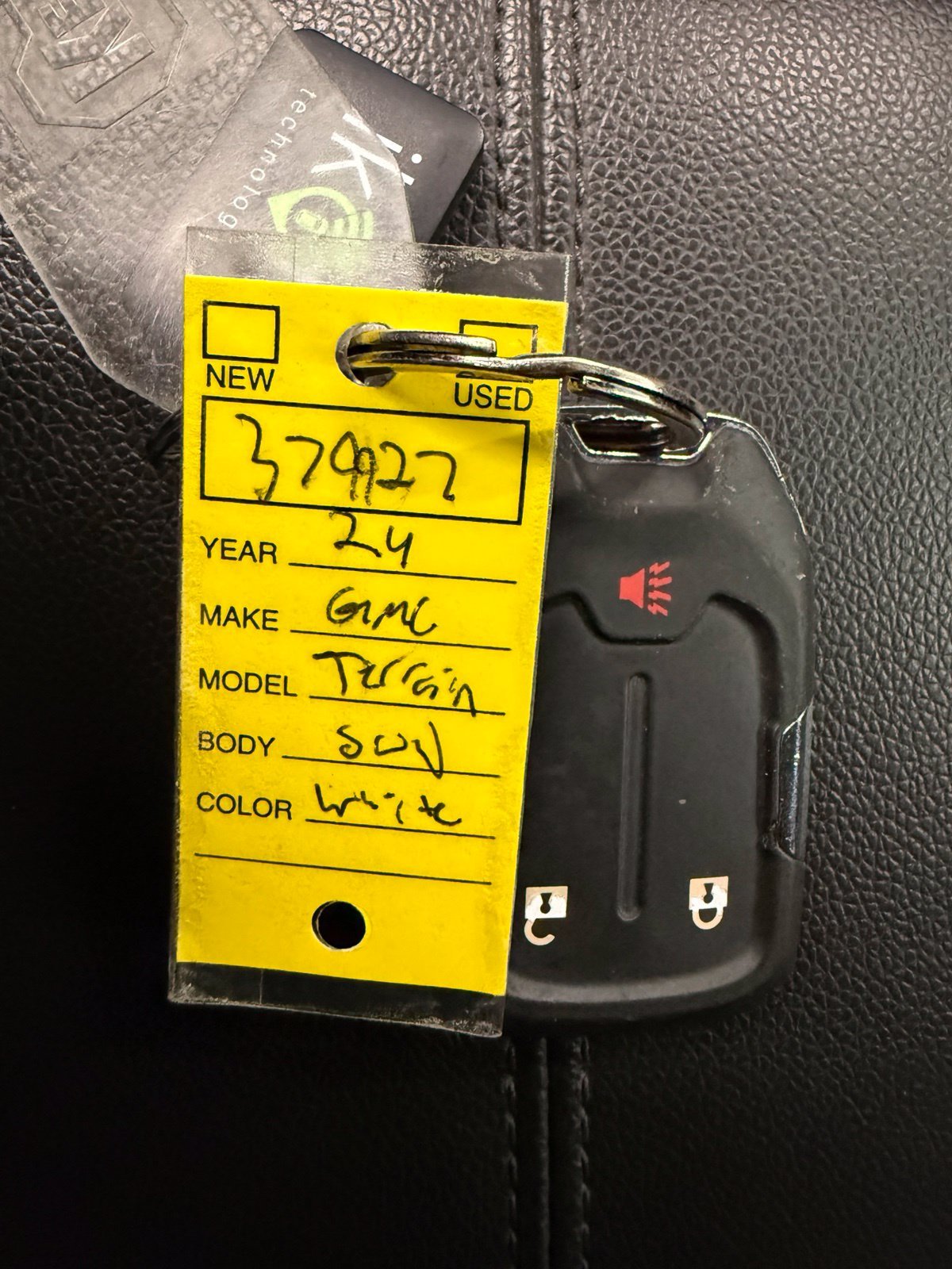 Used 2024 White GMC SLE image 28