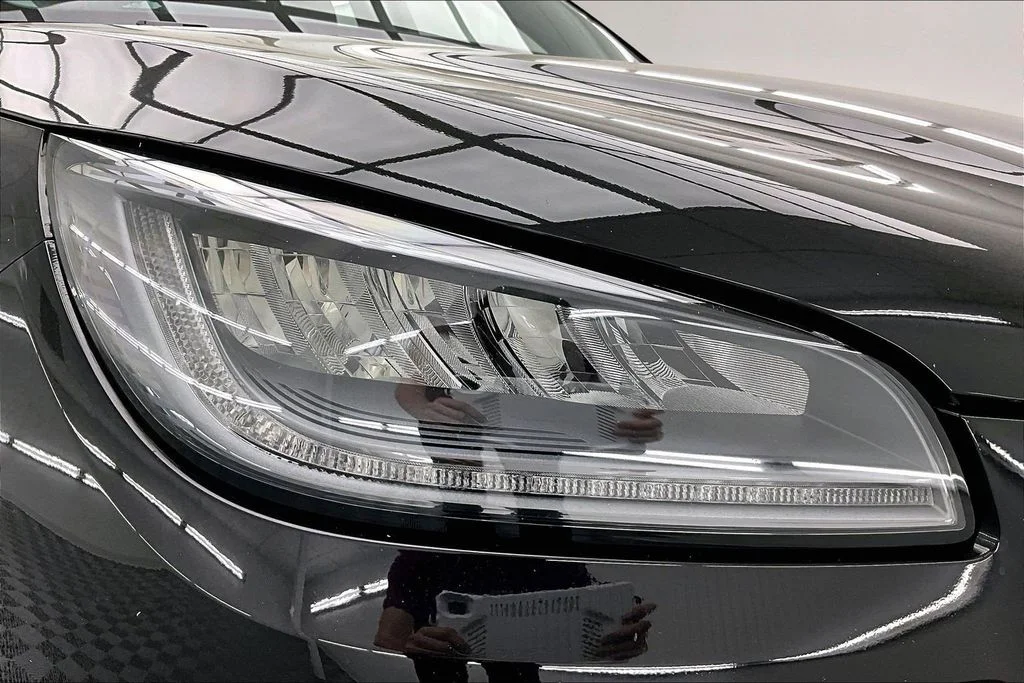 Used 2022 Black Metallic Lincoln Standard image 29