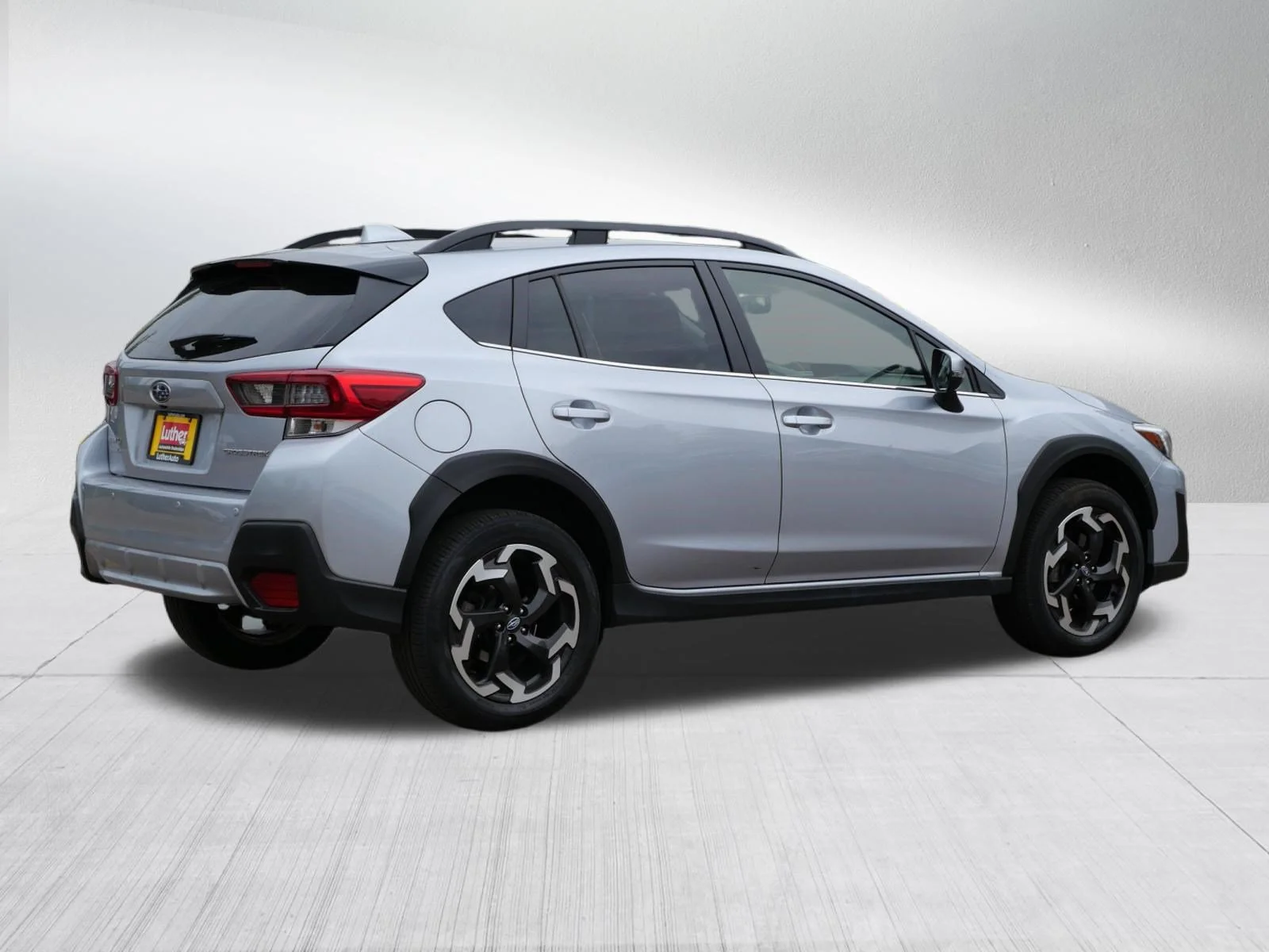 Used 2023 Ice Silver Metallic Subaru Limited image 7