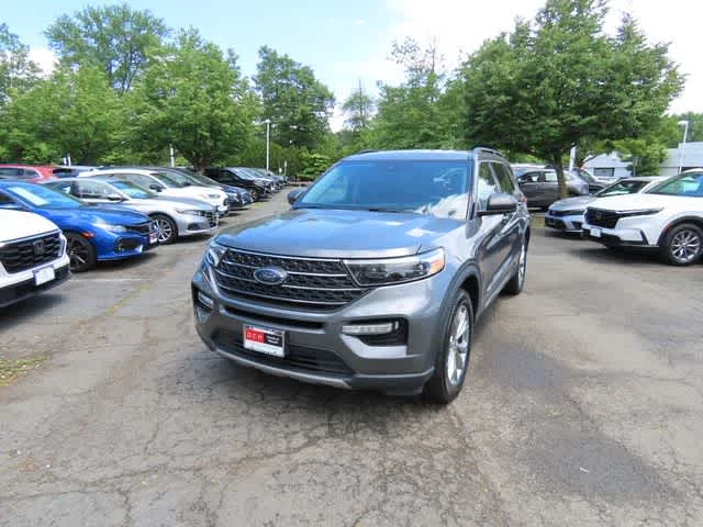 2023 Ford Explorer XLT 4WD's photo