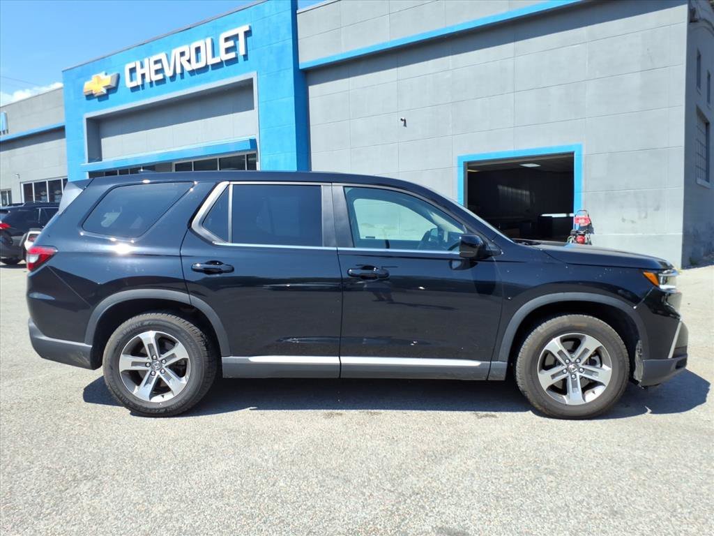 Used 2025 Black Honda EX-L image 9