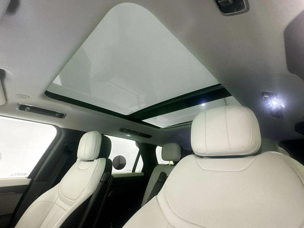 Certified Used 2024 White Land Rover Dynamic SE image 21