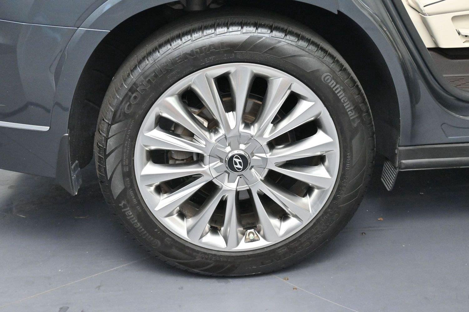 Used 2020 Steel Graphite Hyundai Limited image 42