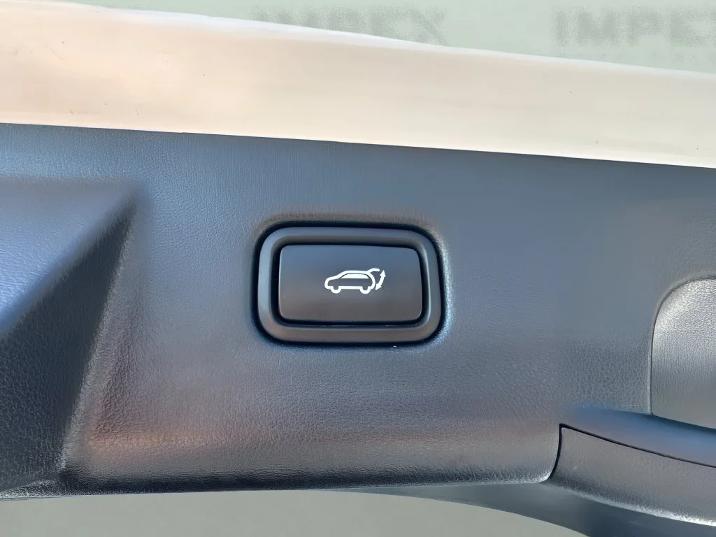 Used 2024 White Hyundai SEL image 26