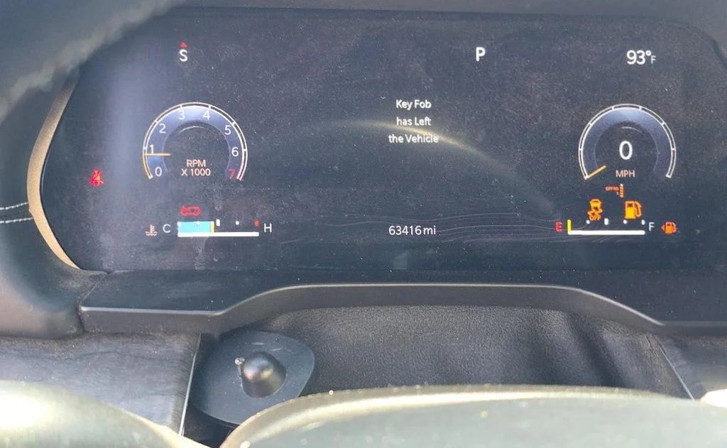 Used 2022 Red Jeep Overland image 18