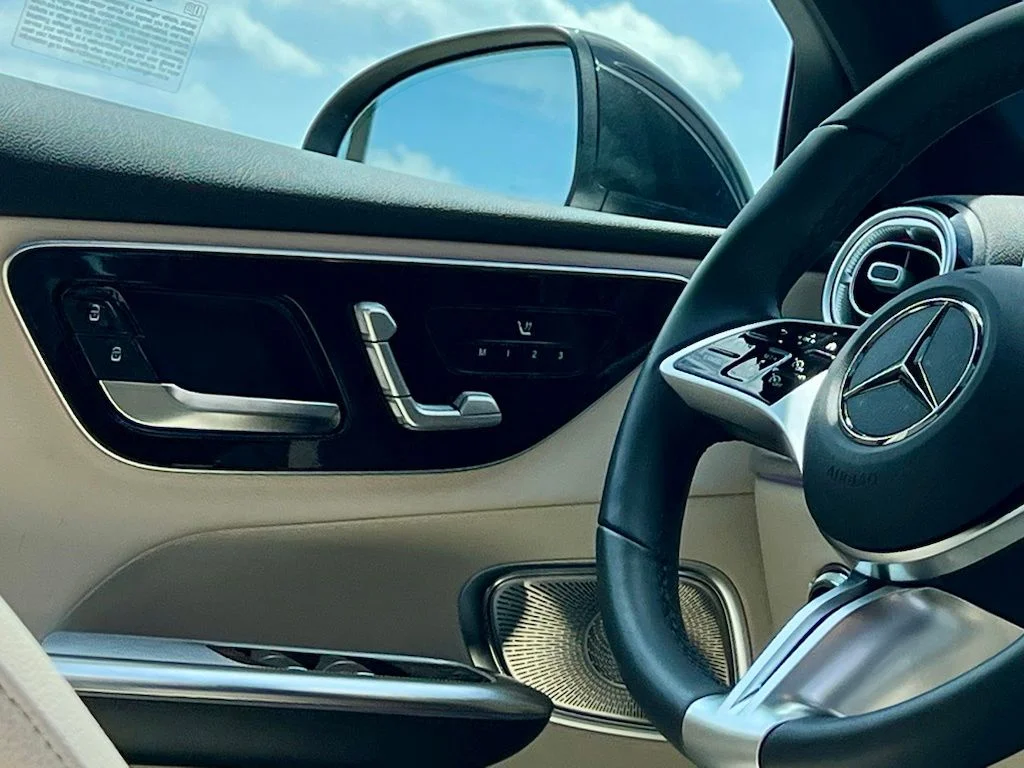 Certified Used 2026  Mercedes-Benz GLC 300 image 11