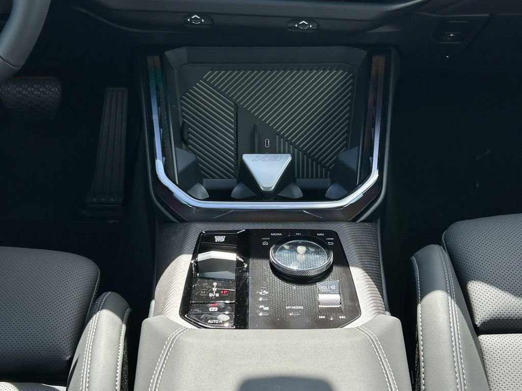 New 2026 Dark Graphite Metallic BMW 30 xDrive image 27