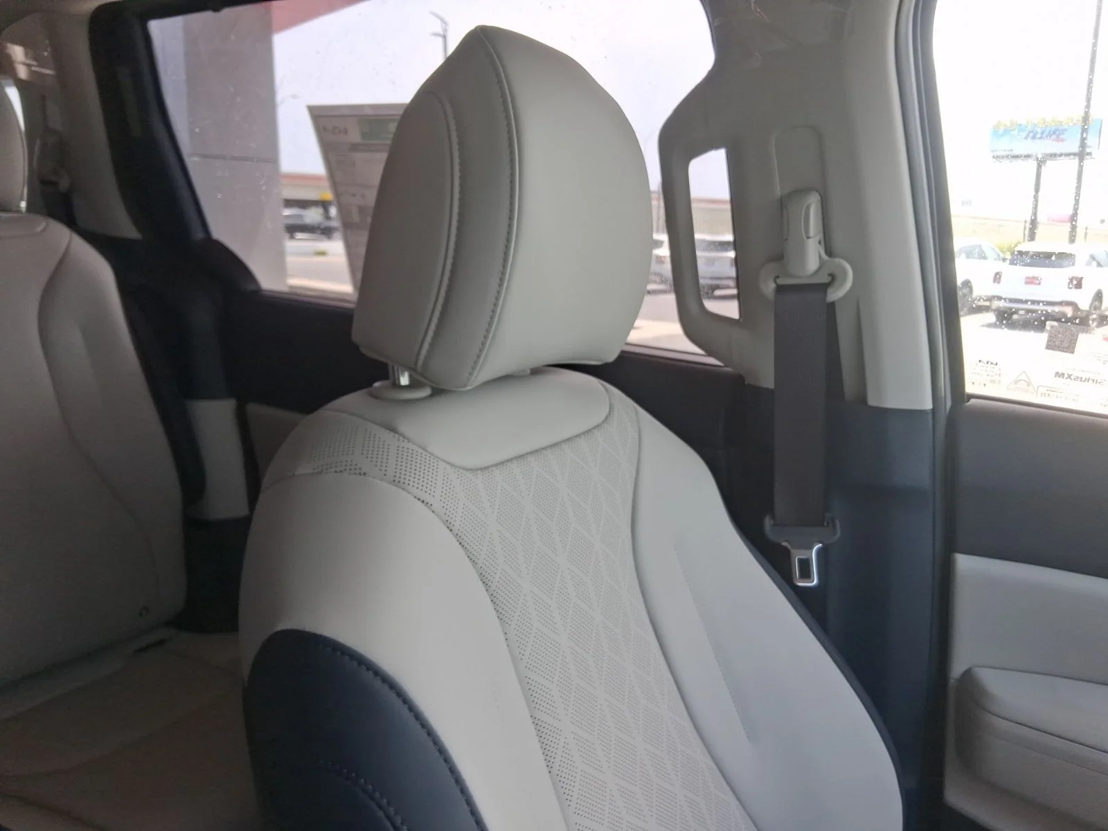 New 2026 White Kia EX image 24