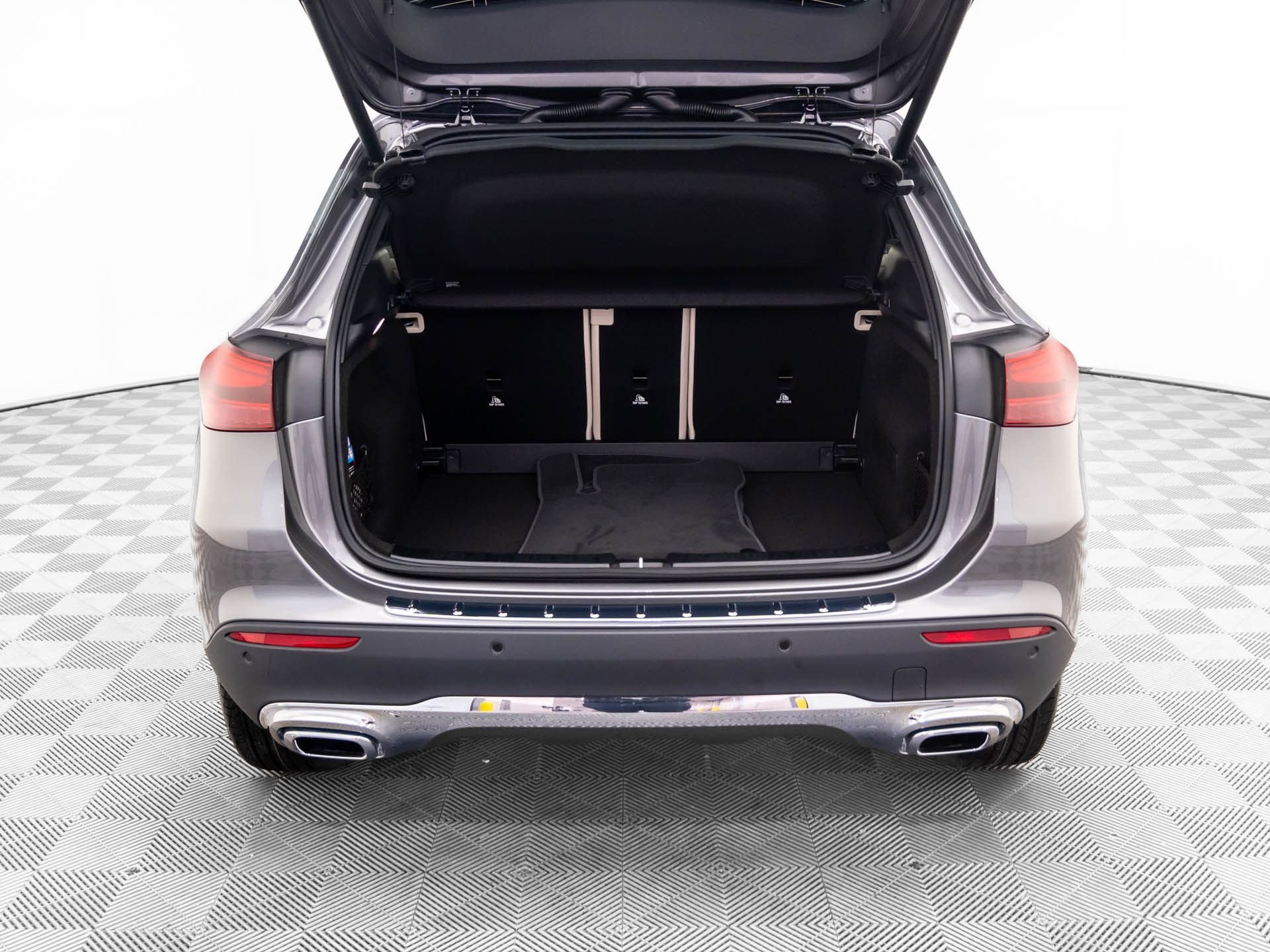 New 2026 Gray Mercedes-Benz GLA 250 image 34