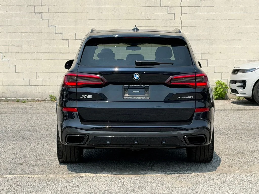 Used 2021 Black BMW xDrive40i image 7