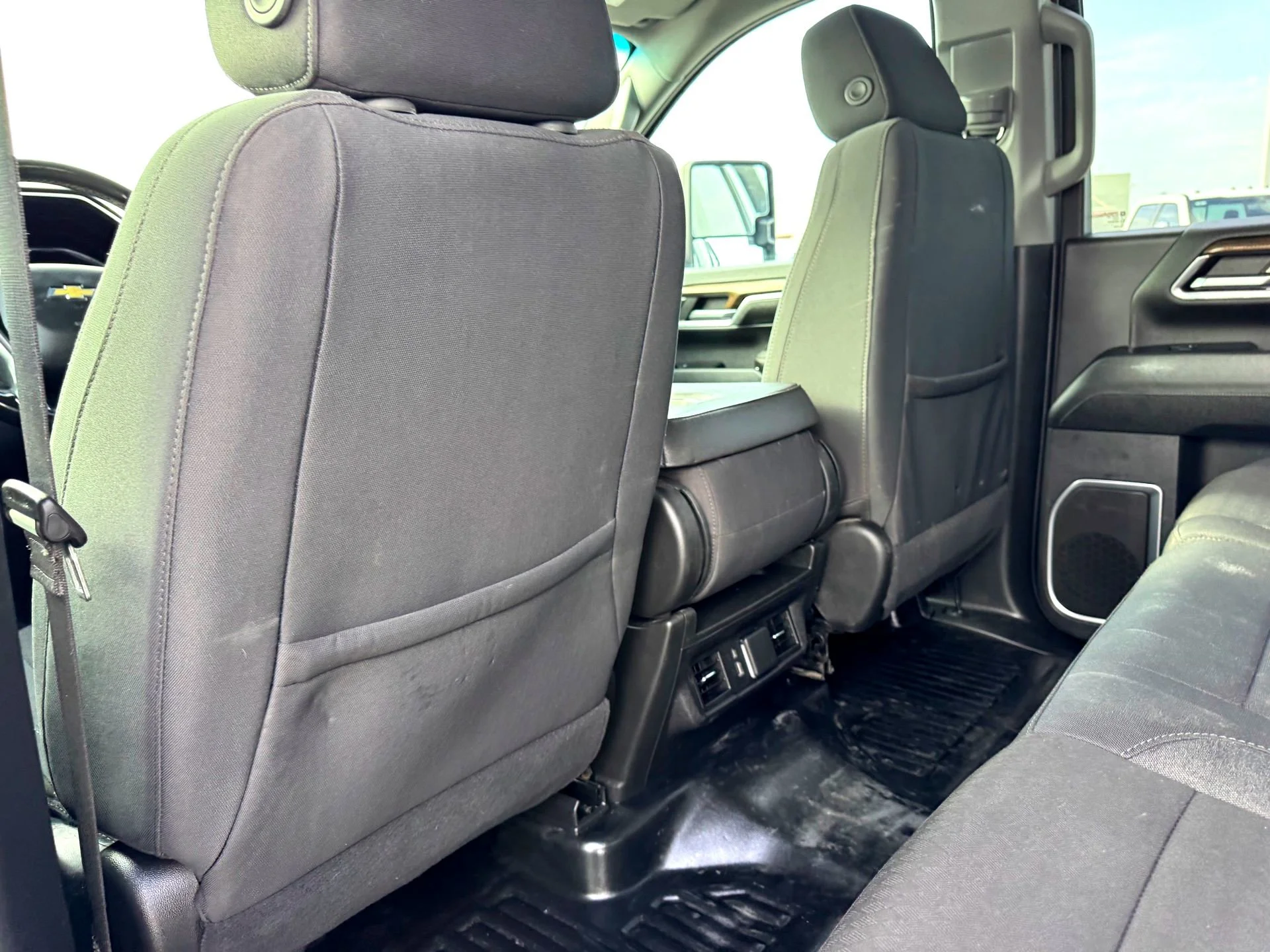 Used 2024 Summit White Chevrolet LT image 18