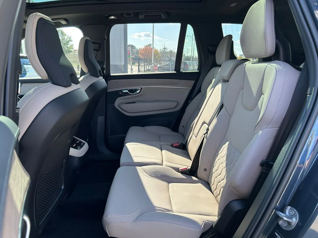 2026 Volvo XC90 Plus - Photo 16