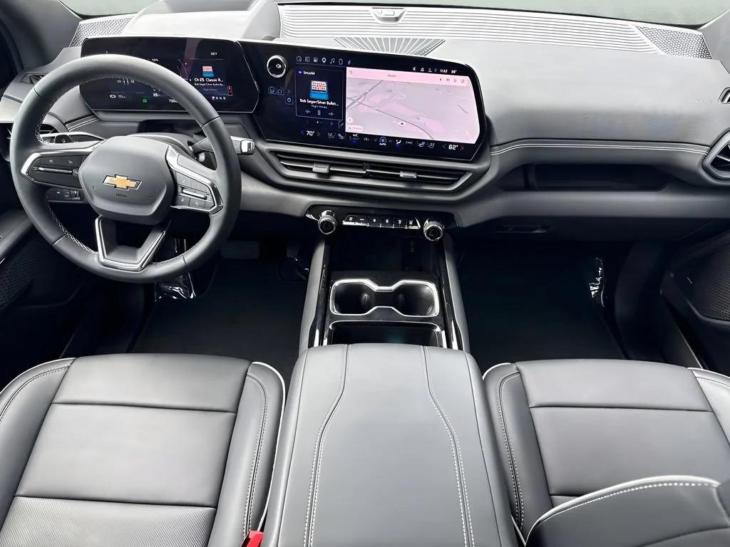 Used 2026 Summit White Chevrolet LT - Extended Range image 15