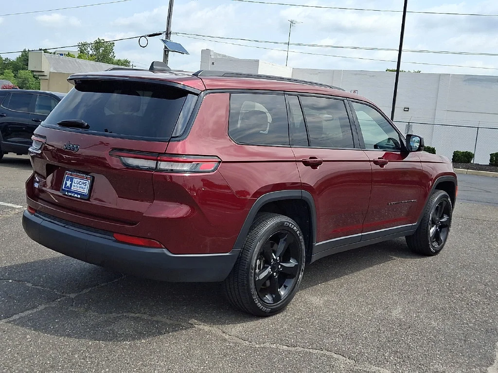 Used 2024 Red Jeep Altitude X 4x4 image 12
