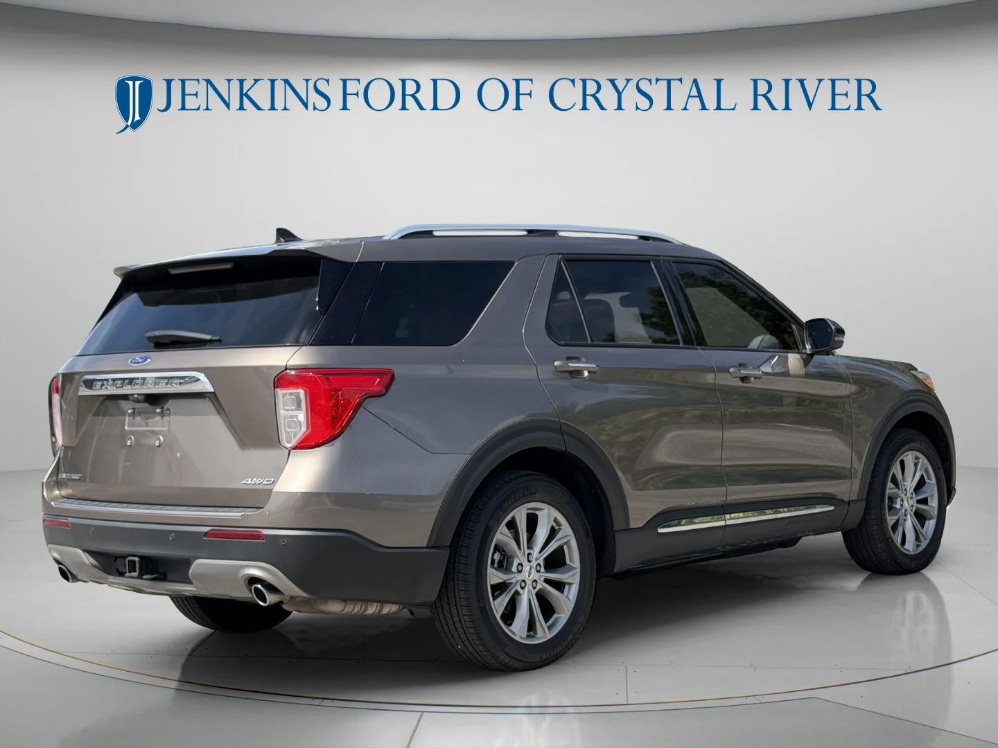 Used 2021 Stone Gray Metallic Ford Limited image 3