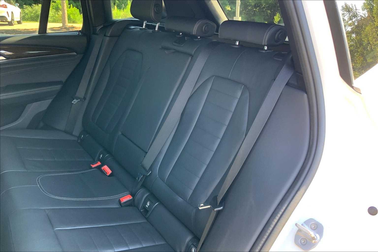 Used 2020 Mineral White Metallic BMW xDrive30i image 21
