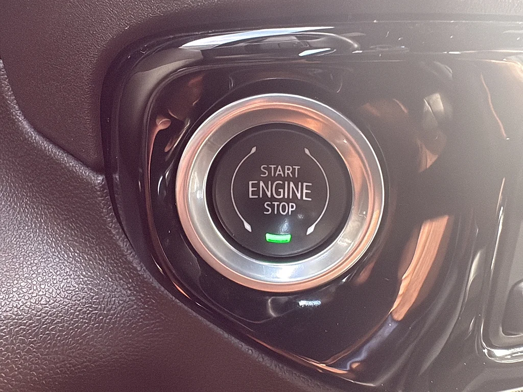Used 2023 Summit White Chevrolet  image 34
