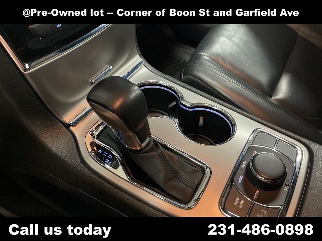 Used 2021 Silver Jeep Limited image 25