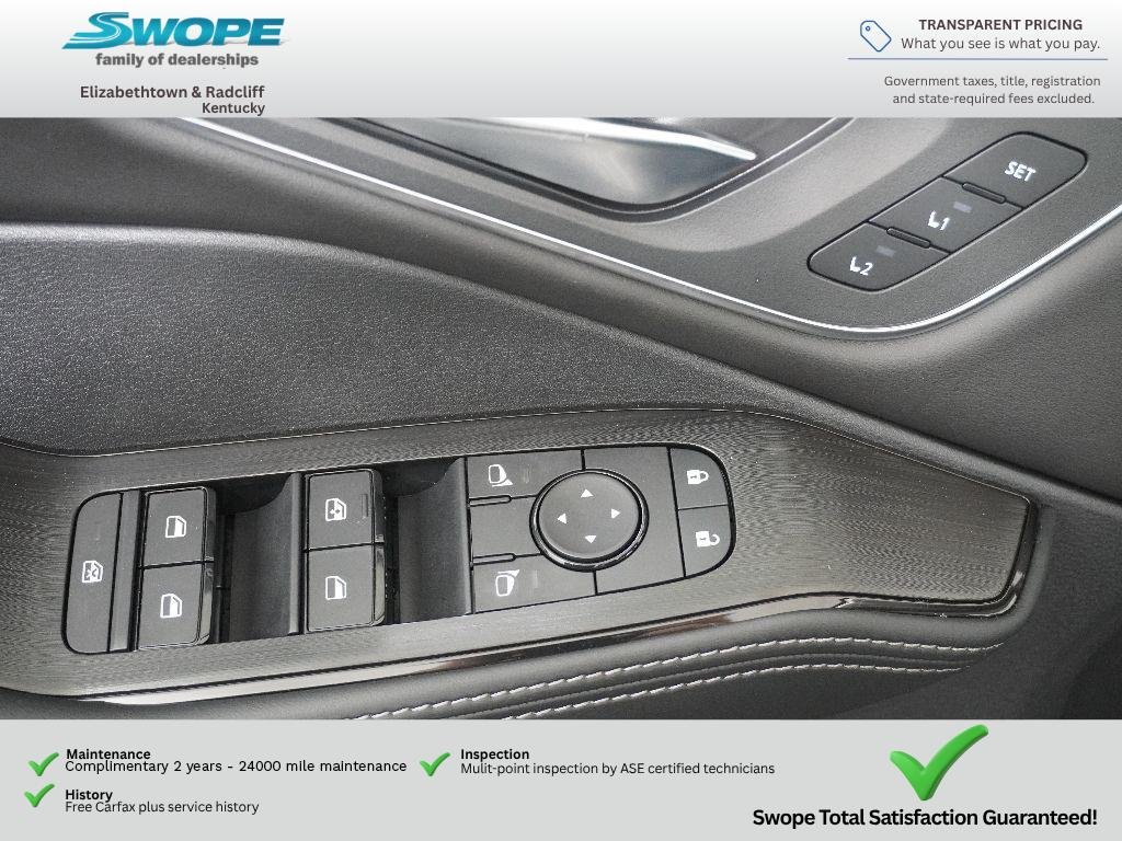 New 2026 Champagne Silver Metallic / Super Black Two-tone Nissan Platinum image 15