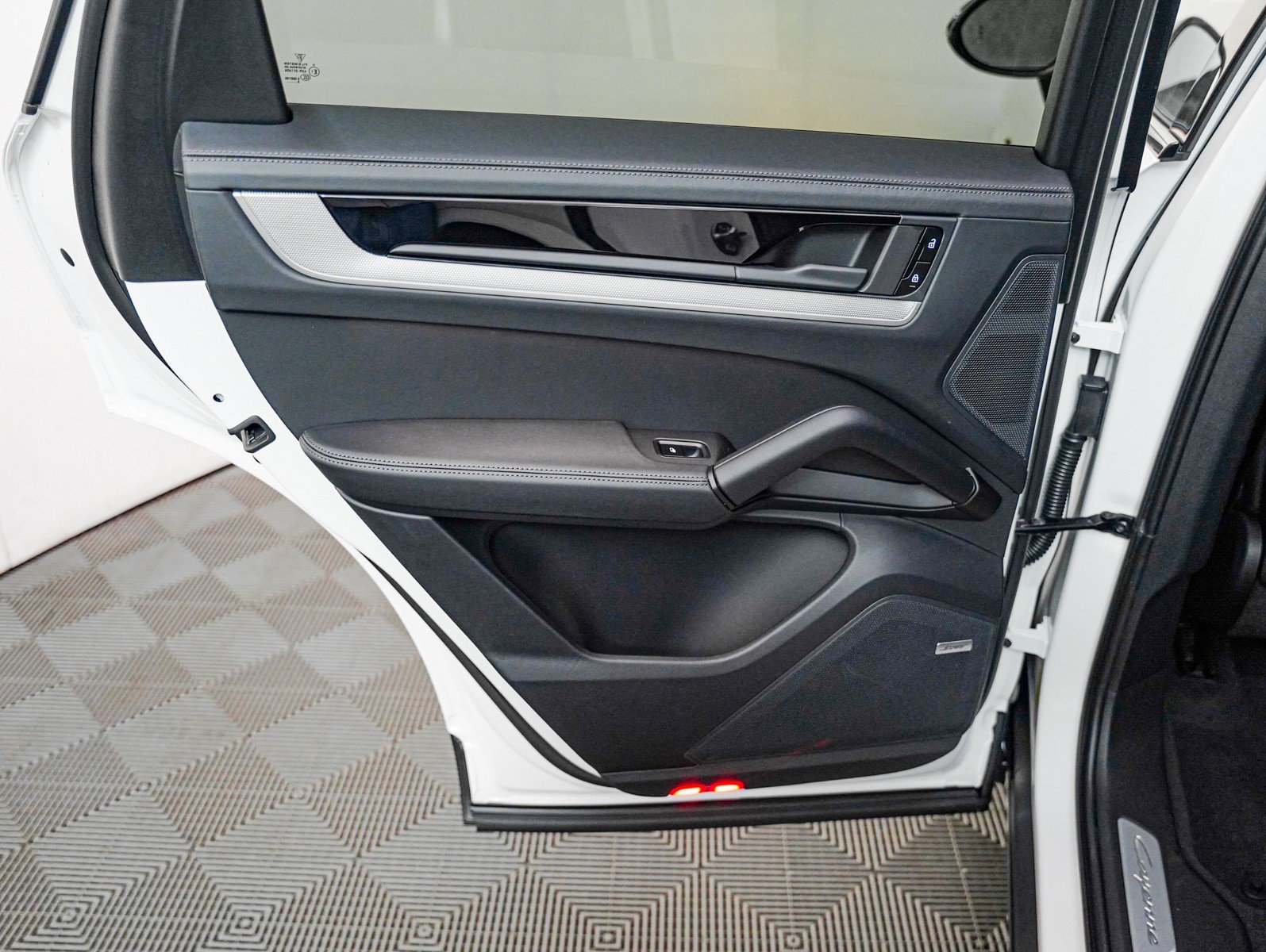 2026 Porsche Cayenne Coup E-Hybrid - Photo 26