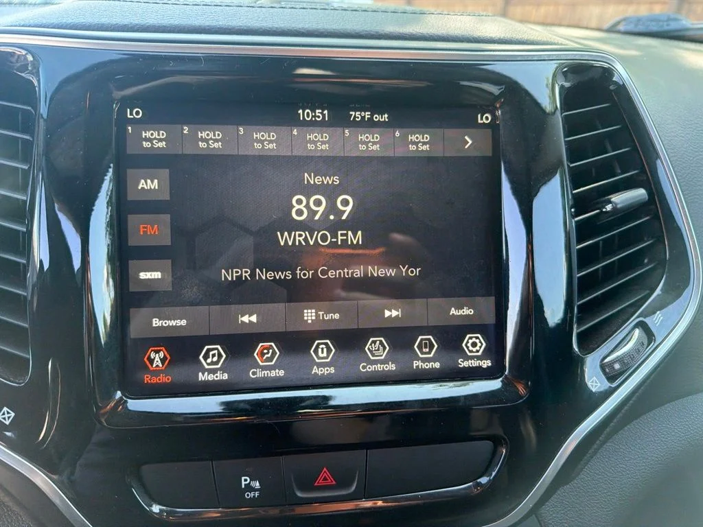 Used 2019 Gray Jeep Limited image 20