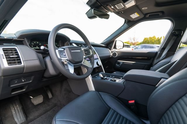 Used 2025 Gray Land Rover S image 4