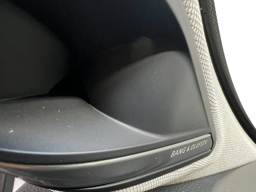 New 2026 Liquid Carbon Metallic Acura w/Advance Package image 17