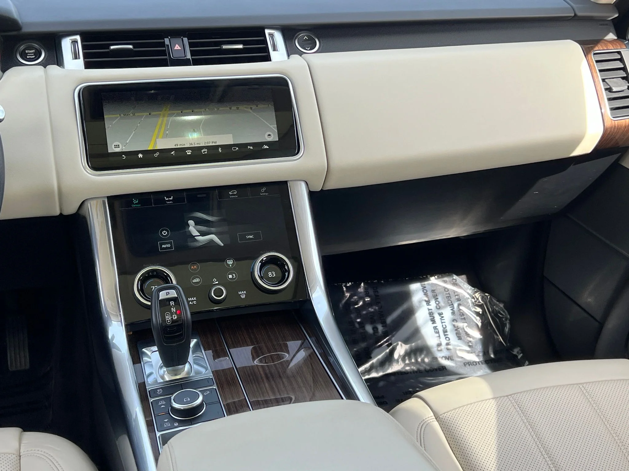 Used 2019 Blue Land Rover HSE image 25