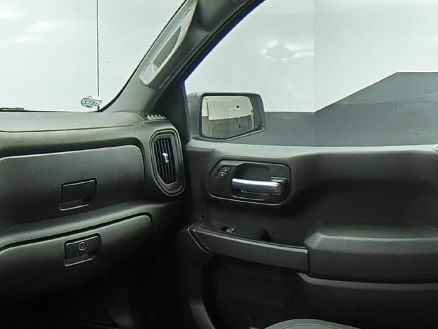 Used 2022 Silver Chevrolet Custom image 40