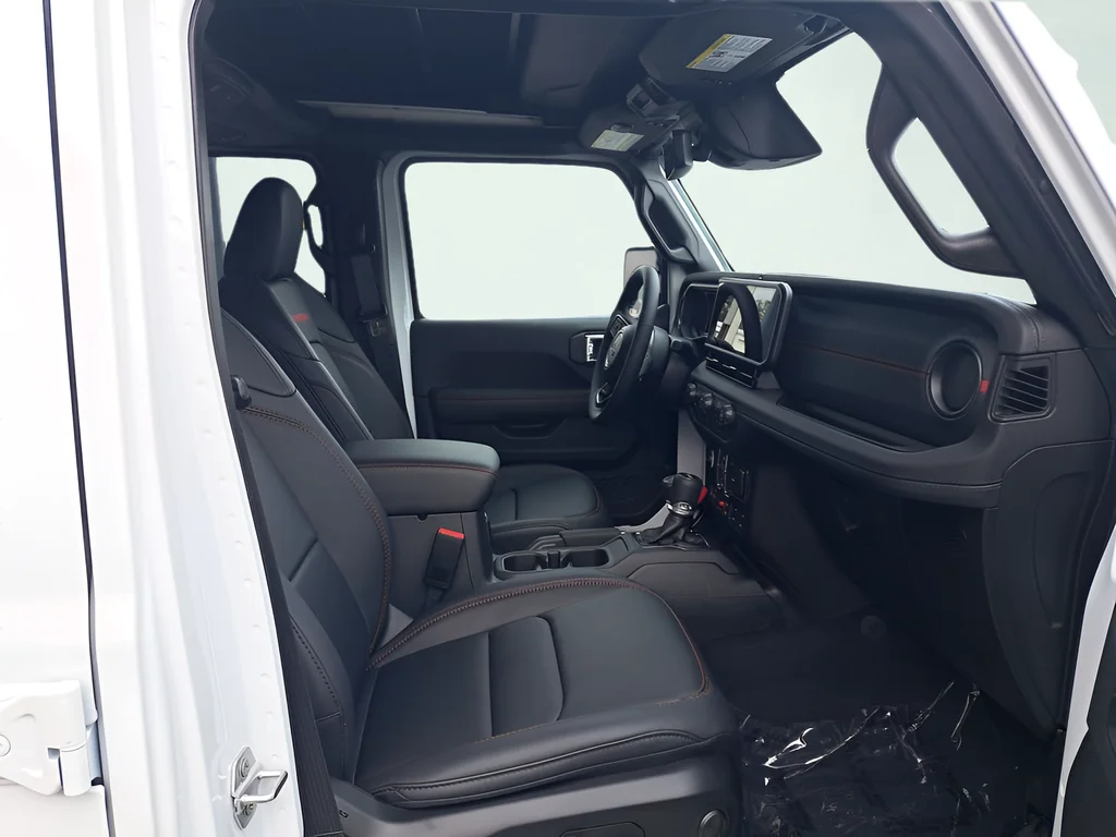 New 2026 Bright White Clear-Coat Exterior Paint Jeep Rubicon X image 17