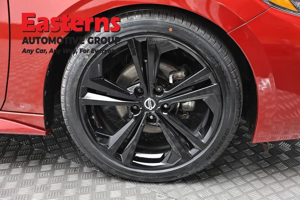 Used 2020 Red Nissan SR image 31