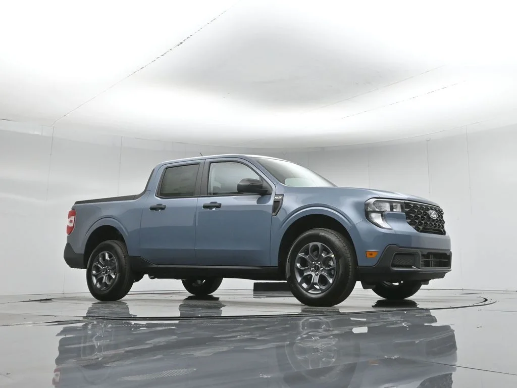 New 2026 Gray Ford XLT image 3