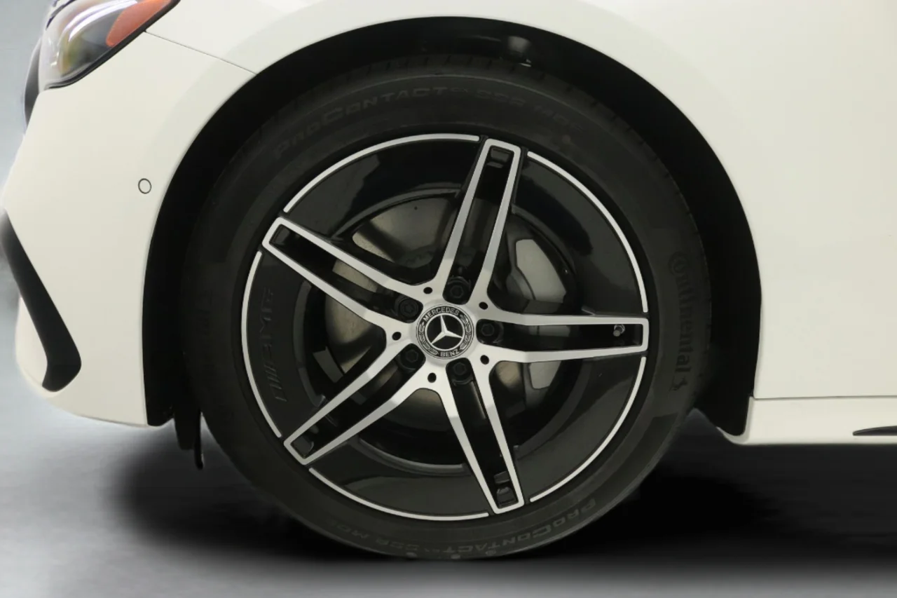 New 2026 Polar White Mercedes-Benz E 350 image 11