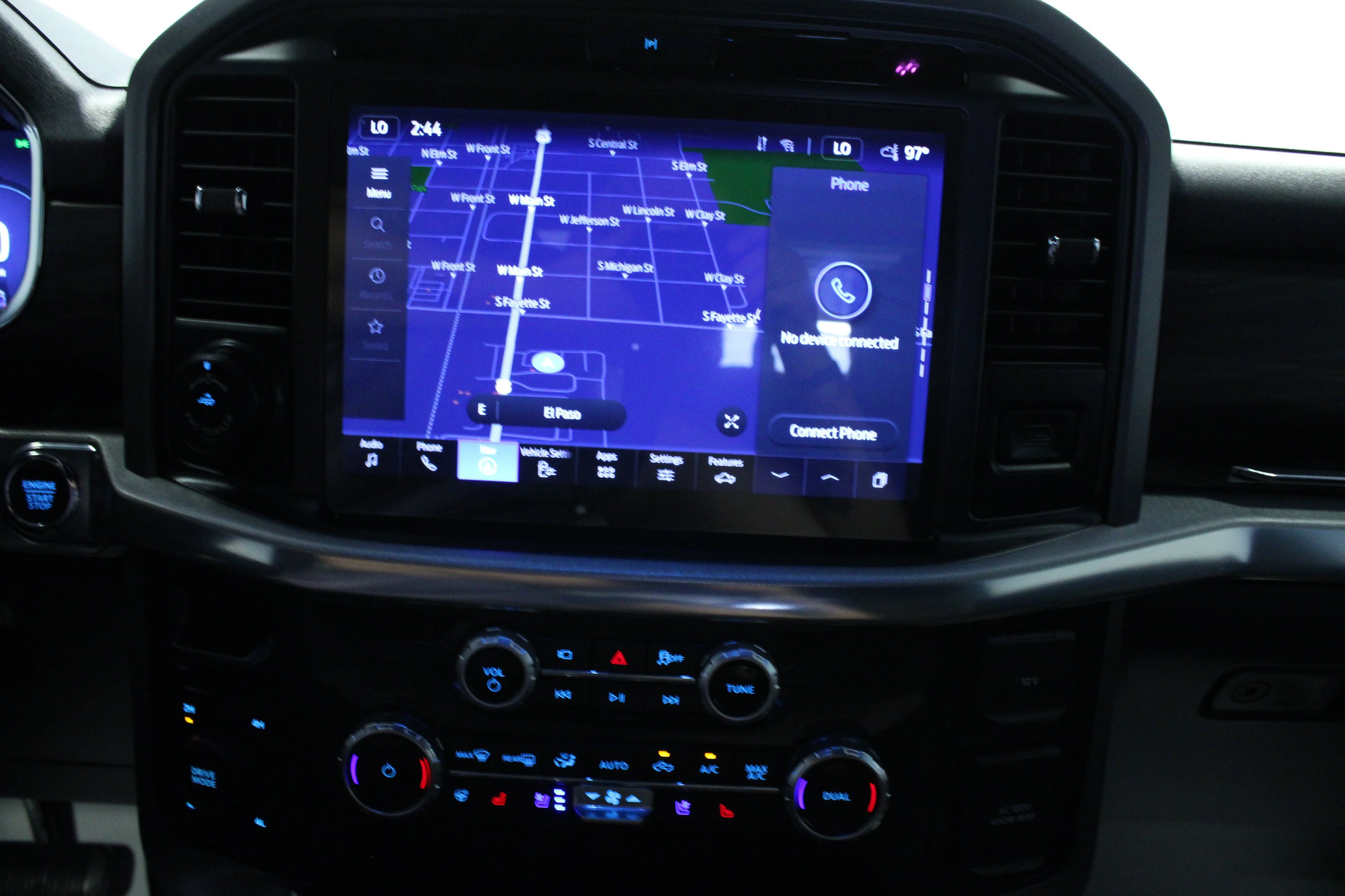 Used 2025 Agate Black Metallic Ford LARIAT image 22