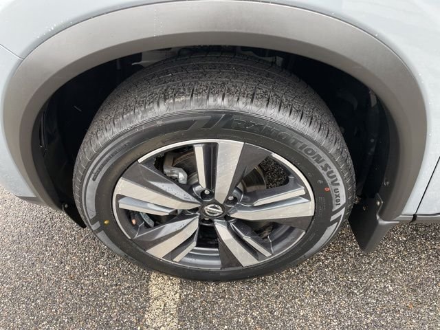 Used 2021 Gray Nissan SL image 35