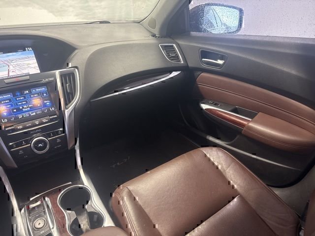 Used 2015 White Acura V6 Tech image 20