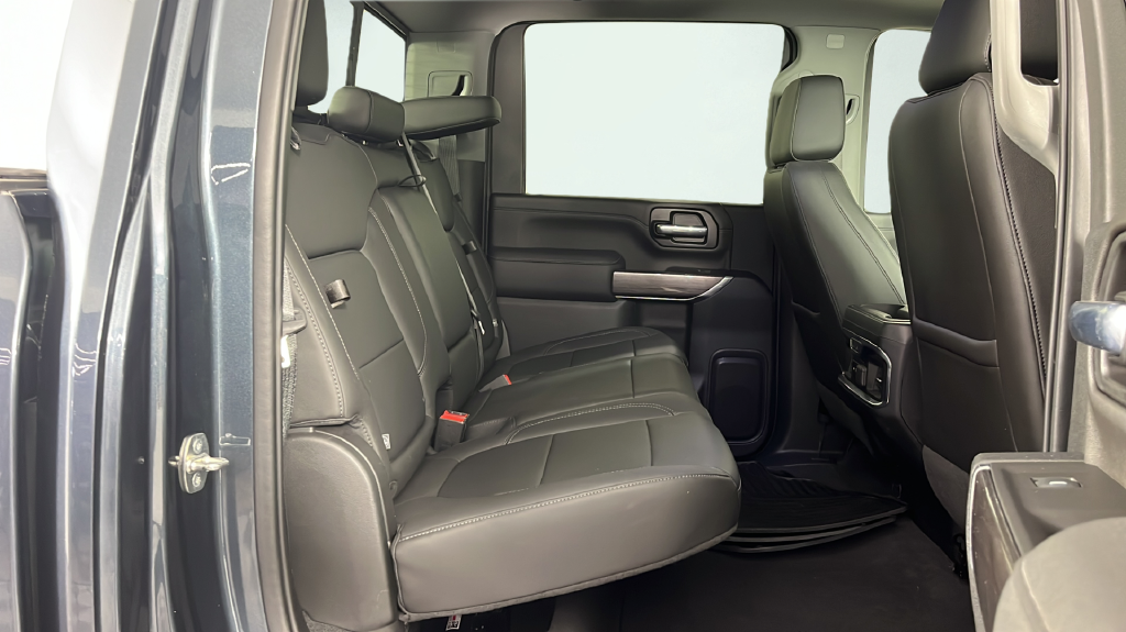 Used 2020 Shadow Gray Metallic Chevrolet LTZ image 18