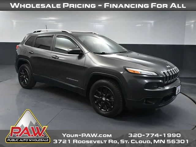 Used 2016 Gray Jeep Latitude image 1