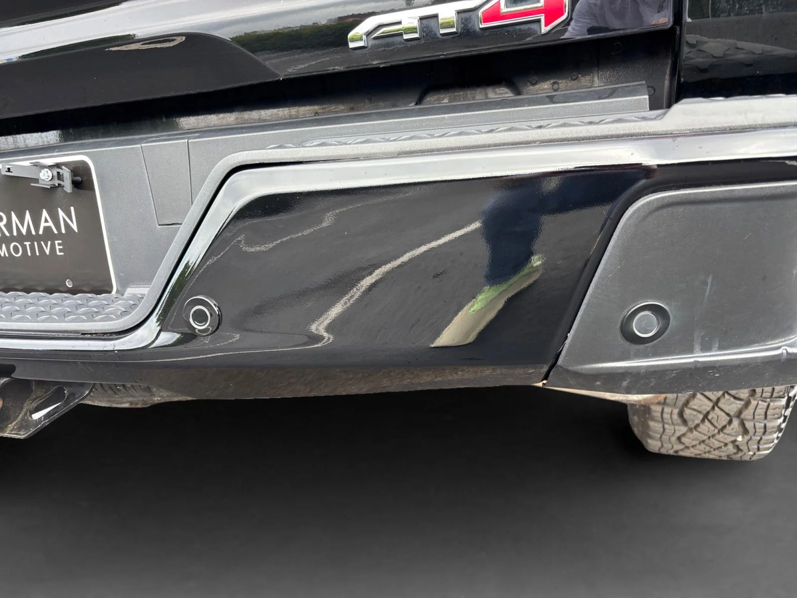 Used 2023 Onyx Black GMC 4WD AT4 image 38