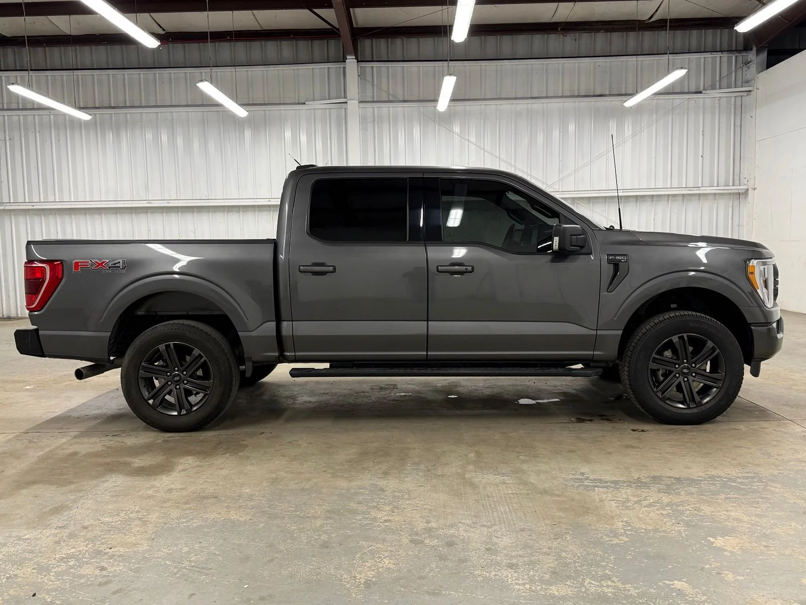 Used 2022 Gray Ford XLT image 7