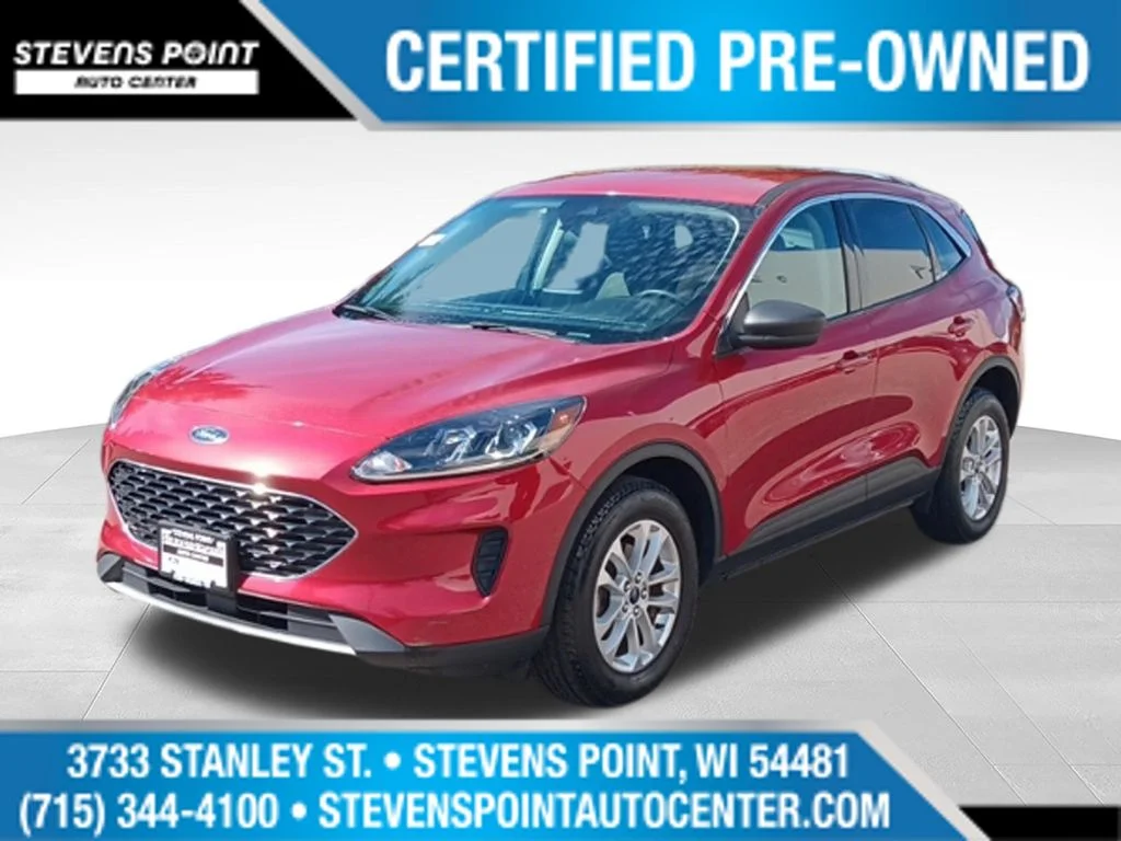 Used 2022 Red Metallic Ford SE image 1