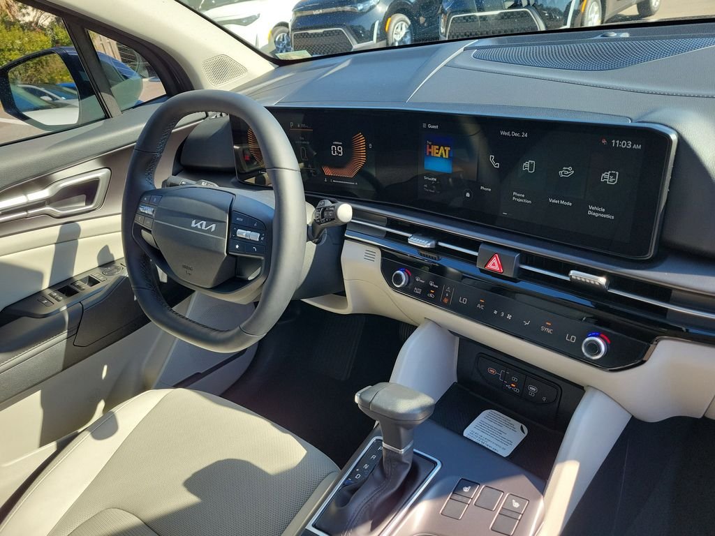 New 2026 Gray Kia EX image 8